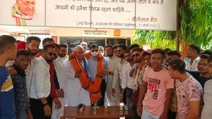 युंकाइयों व एनएसयूआई ने आतिशबाजी कर किया वोरा का स्वागत, कहा दुर्ग का बढ़ा मान