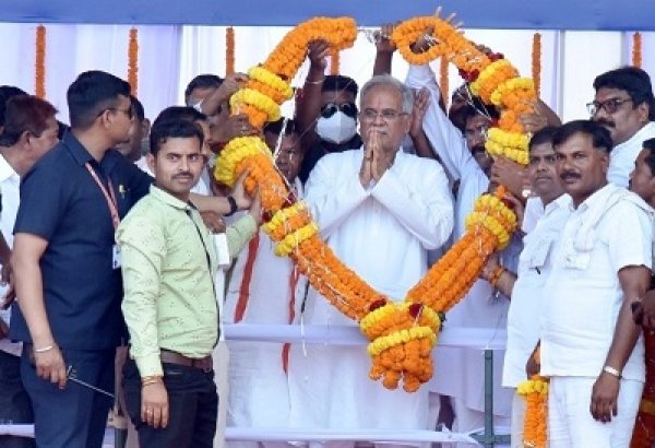 मुख्यमंत्री ने क्षत्रपति शिवाजी महाराज की पुण्यतिथि पर उन्हें किया नमन