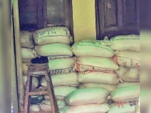 बीपीएल चावल की कालाबाजारी करने वाले को पुलिस के किया गिरफ्तार, 45 क्लिवंटल चावल जब्त