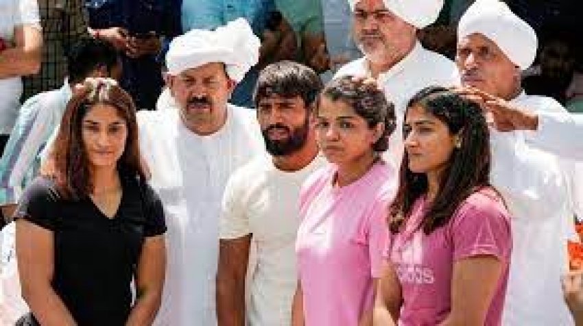 पहलवानों को मिला किसानों का साथ, 2 मई को राकेश टिकैत भी धरने में होंगे शामिल