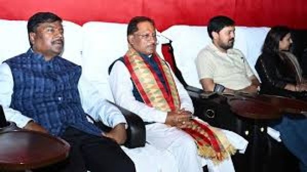 मुख्यमंत्री  विष्णुदेव साय ने देखी "छावा" फिल्म