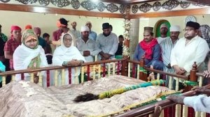 रहमतों की बारिश के बीच महबूब की शान में निकला जुलूसे मुहम्मदी, फहराया गया परचमे इस्लाम