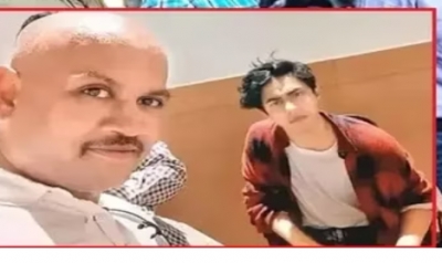 इसी सेल्फी के कारण फसे पूर्व एनसीबी अधिकारी समीर वानखेड़े 