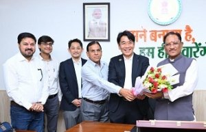 हज यात्रियों को मुख्यमंत्री का स्नेहिल विदाई संदेश-फर्स्ट एड किट वितरण के साथ सुरक्षित और सफल हज यात्रा की दी शुभकामनाएं