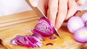 सर्दियों में किसी वरदान से कम नहीं है प्याज का सेवन, जानें कई गजब के फायदे