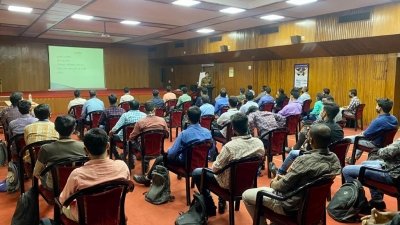 बीएसपी के प्रशिक्षु अधिकारियों को एच.आर.डी. भवन में सड़क सुरक्षा के संबंध में पी.पी.टी. के माध्यम से  दिया गया  प्रशिक्षण