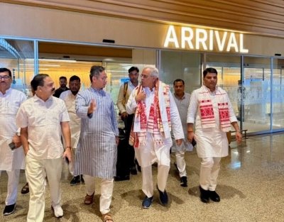 असम प्रवास के दौरान जुबीन गर्ग के समाधि स्थल पहुंचे कांग्रेस नेता, अर्पित की श्रद्धांजलि