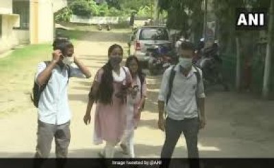 कोविड -19 लॉकडाउन के बाद इस राज्य में खुले स्कूल-कॉलेज, वापस लौटे छात्र बोले- मानने होंगे प्रोटोकॉल्स..