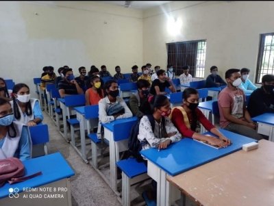 अच्छी खबर: लड़कियों के लिए भी जिले में निशुल्क एन डी ए कोचीन प्रारंभ ...