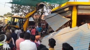 नगर पंचायत के तोड़ूदस्ता ने हटाया अतिक्रमण