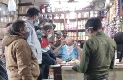 -कोरोना संक्रमण को देखते हुए निगम दुर्ग की टीम हुई एक्टिव.. बिना मास्क वालो पर कार्यवाही शुरू: