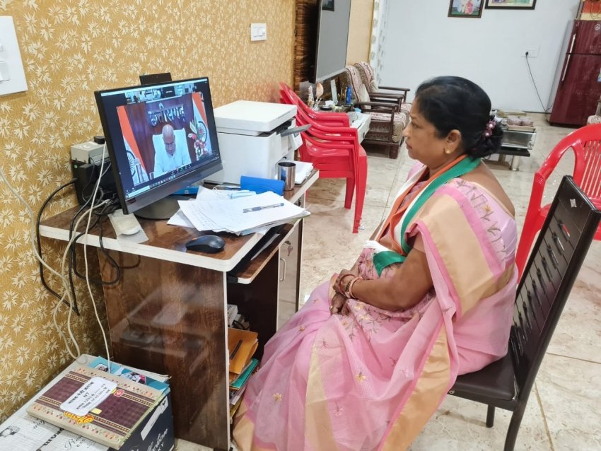 विधायक डॉ लक्ष्मी ध्रुव ने मुख्यमंत्री सहायता कोष में विधायक निधि की राशि दो करोड़ रूपये वैक्शिन के लिए दिये