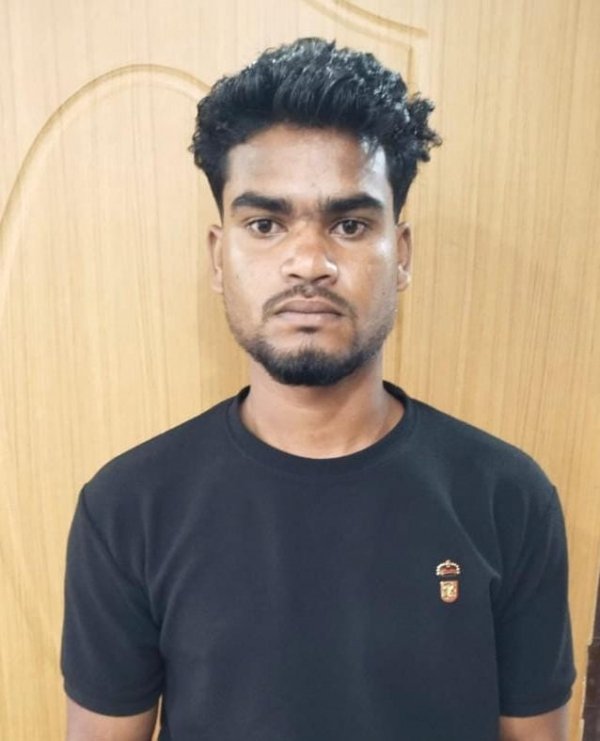 कोण्डागांव पुलिस एवं साइबर टीम की कार्यवाही, मादक पदार्थ शराब की बिक्री करने वालो को किया गया गिरफ्तार
