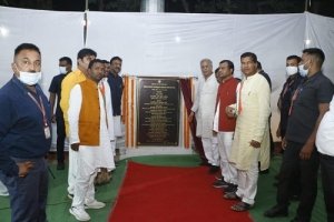 मुख्यमंत्री ने लालबाग मैदान में हाई मास्ट लाइट का किया लोकार्पण..