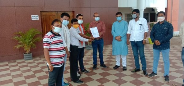 न्याय योजना की अंतिम क़िस्त में कटौती को लेकर भाजपा ने सौंपा ज्ञापन