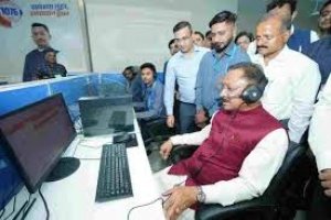 मुख्यमंत्री विष्णुदेव साय ने किया मुख्यमंत्री हेल्पलाइन एवं शिकायत प्रबंधन प्रणाली का अवलोकन , सीएम हेल्पलाइन पर कॉलर श्री पूनाराम ठाकरे से स्वयं की बात