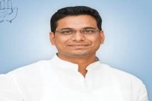 इंग्लिश मीडियम स्कूल के भवन के लिए विधायक देवेंद्र ने किया भूमिपूजन , जल्द होगा निर्माण कार्य शुरू, बॉम्बे रैशने आवास का भी होगा जीर्णोद्धार