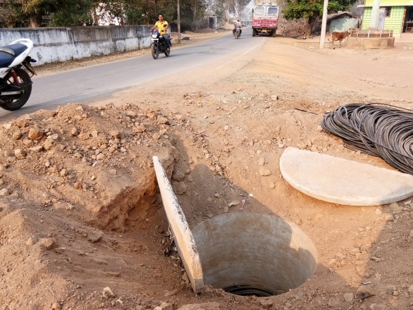 टेलीकॉम कंपनी के ठेकेदारों की लापरवाही, लोगो की जान पर बन आई