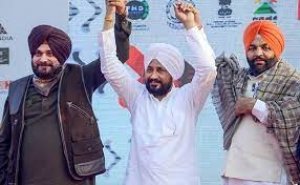 'खास' पार्टी के गैर-पंजाबियों से सावधान : पंजाब CM का AAP पर वार, बताया 'ठगों की पार्टी'