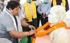 स्वर्गीय श्री बुढ़ानशाह ने समाज को संगठित करने का कार्य किया: सुश्री उइके :