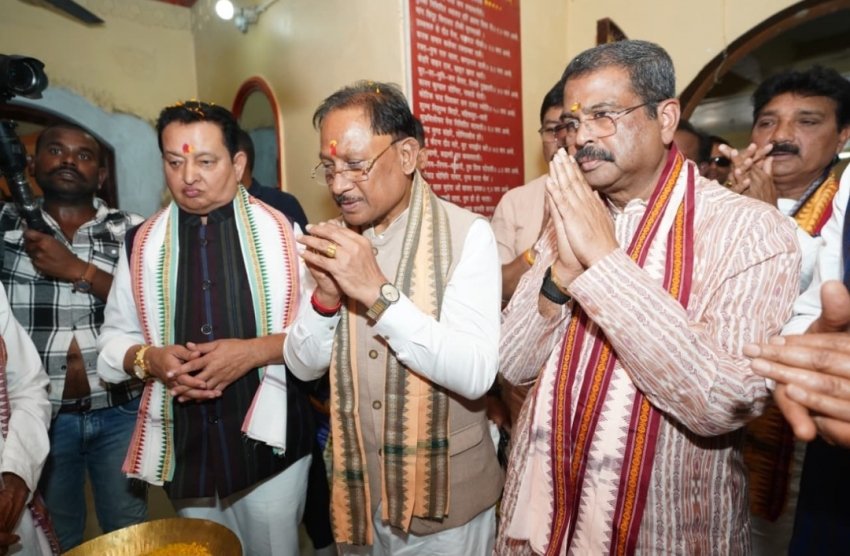 रामचंडी मंदिर में मुख्यमंत्री विष्णुदेव साय ने की पूजा-अर्चना, प्रदेश की खुशहाली की कामना