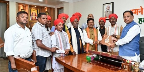 मुख्यमंत्री विष्णु देव साय की आत्मीयता ने छुआ श्रमिक परिवार का दिल, बेटी प्रतिज्ञा ने थामा सपनों का रास्ता