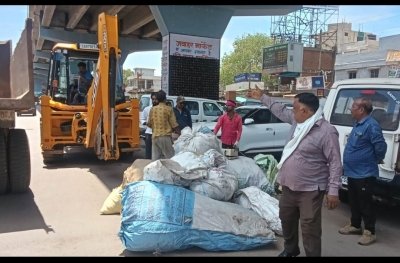 भिलाई निगम का सख्त एक्शन: रेलवे स्टेशन के पास फैला कबाड़ किया जब्त, स्वच्छता अभियान में तेजी