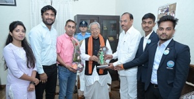 राज्यपाल से किक बाक्सिंग एसोसियेशन के पदाधिकारियों ने सौजन्य भेंट की