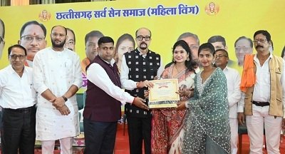 प्रतिभाओं का सम्मान समाज के अन्य लोगों को आगे बढ़ने की देता है प्रेरणा - श्री डेका