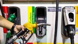 बड़ी खबर : काउन्सिल का फैसला " पेट्रोल  डीजल को अभी जीएसटी में लाने का वक्त नहीं " : निर्मला सीतारमण