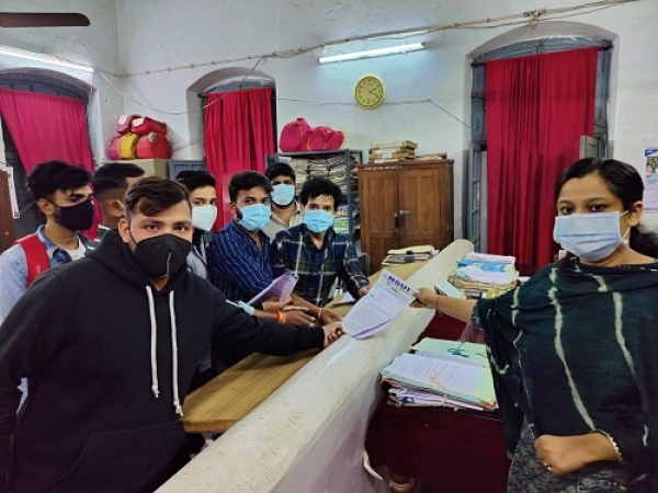 दुर्ग NSUI ने संचलित होने परीक्षाएं को निरस्त करने का मांग किया