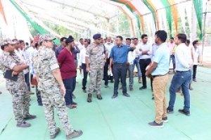 आमाकड़ा में मुख्यमंत्री कार्यक्रम स्थल का विधायक एवं कलेक्टर ने किया निरीक्षण