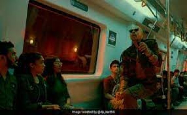 'जवान' में शाहरुख खान का 'टकला शैतान' लुक देख फैंस भी हुए हैरान, बोले- हर एक लुक अंगार है