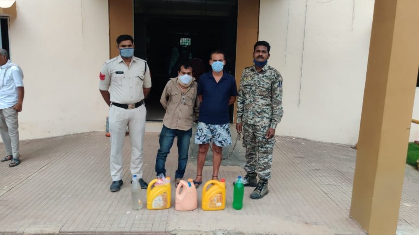 शहर मे अवैध रूप से शराब बिक्री करने वाले के खिलाफ कोतवाली पुलिस ने  की आबकारी एक्ट के तहत कार्यवाही