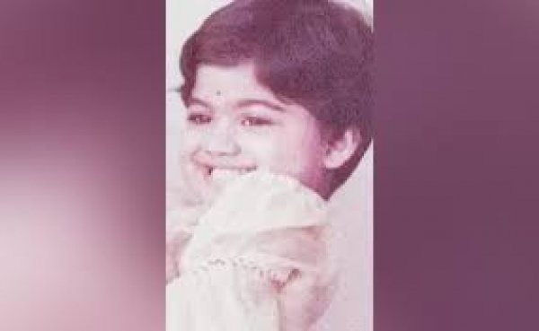 ड्रग माफिया से की शादी, बाद में बन गई जोगन, 90s की इस एक्ट्रेस से डरती थीं करिश्मा-रवीना-माधुरी...पहचाना क्या?