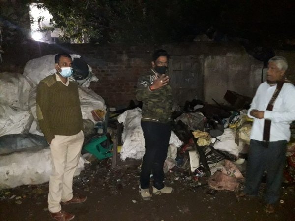 मुंगेली कबाड़ी कारोबारियों मैं दहशत एक कबाड़ी कारोबारी सहित 3 लोगों को भेजा जेल