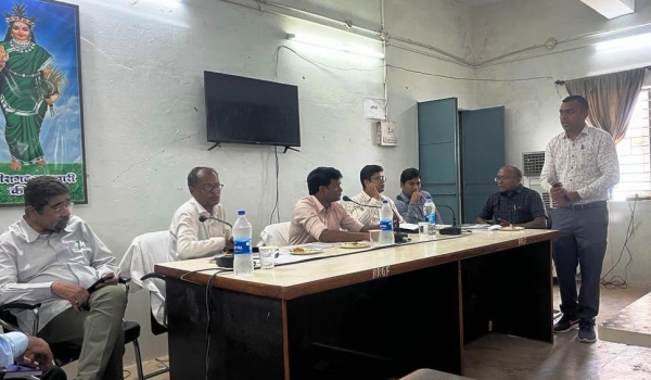 कलेक्टर ने बेरोजगारी भत्ता योजना के लाभार्थियों को कौशल प्रशिक्षण प्रदान कराने कार्ययोजना बनाने के दिये निर्देश