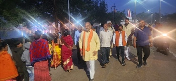 ललित चंद्राकार ने छठ पूजा में शामिल होकर सूर्यदेव को किया अर्घ्य अर्पित 