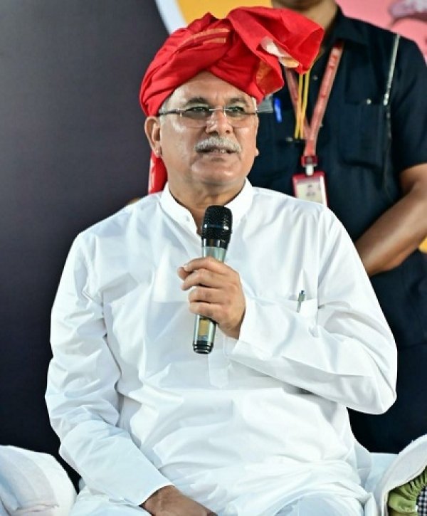 जिला कोरिया, बैकुंठपुर विधानसभा के ग्राम पोड़ी में मुख्यमंत्री श्री भूपेश बघेल द्वारा की गई बड़ी घोषणाएं...