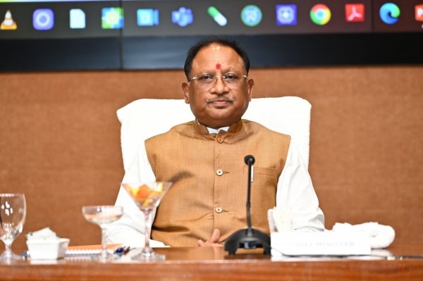 कलेक्टर-एसपी कांफ्रेंस: मुख्य्मंत्री ने राजनांदगांव रेंज में  अवैध शराब बिक्री पर पुलिस संरक्षण के आरोपों पर नाराजगी जतायी, कहा इसे पूरी तरह बंद किया जाए।