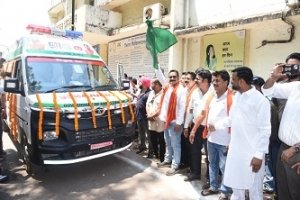 दुर्ग को मिली &lsquo;जीवन रक्षक&rsquo; सौगात: 108 संजीवनी एक्सप्रेस की 10 आधुनिक एम्बुलेंस सेवा में शामिल