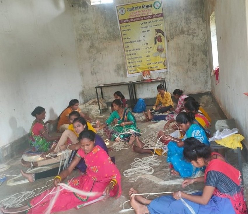 शिशल शिल्प बन रहा जनजातीय महिलाओं की आजीविका का साधन:
