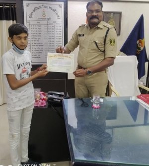 13 वर्षीय बालक ने सूझबूझ दिखाते हुए विद्युत स्पार्क से खेत में लगे आग से किया सचेत