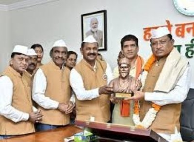 छत्तीसगढ़ कुनबी समाज महासंगठन ने मुख्यमंत्री  विष्णु देव साय से की सौजन्य भेंट, फिल्म "छावा" को कर मुक्त करने पर किया आभार प्रकट