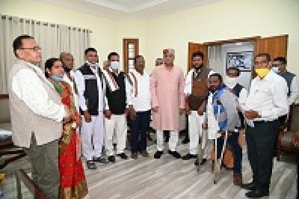 मुख्यमंत्री से सिन्हा समाज के धमतरी के प्रतिनिधिमंडल ने की सौजन्य मुलाक़ात