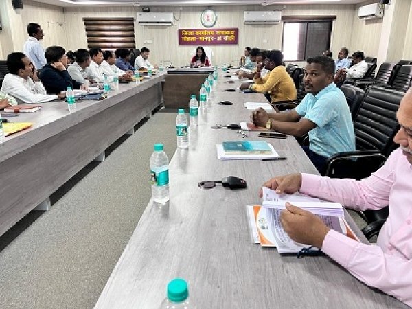 जिले में सुशासन तिहार 2025 की तैयारी शुरू, कलेक्टर ने ली अधिकारियों की बैठक