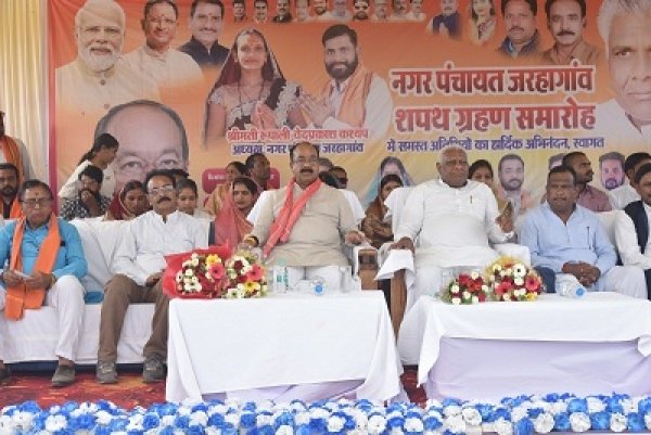 नगर पंचायत बरेला और जरहागांव में अध्यक्ष व पार्षदों के शपथ ग्रहण में शामिल हुए डिप्टी सीएम, दी बधाई एवं शुभकामनाएं