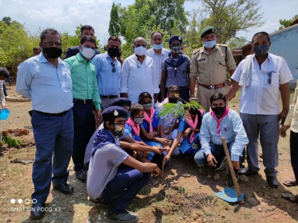 मोहला मे संसदीय सचिव मंडावी ने मुख्यमंत्री वृझारोपण प्रोत्साहन योजना का किया आगाज