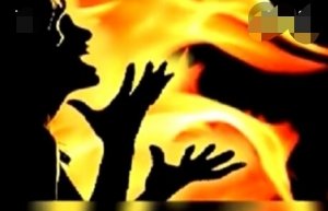बुरी तरह से झुलसने की वजह से महिला की मौत।
