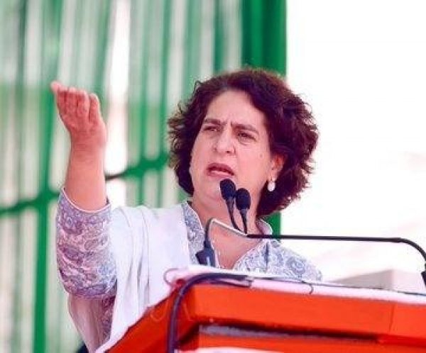 केंद्र सरकार जिस पैसे को अपना कहती है वह जनता का है - प्रियंका गांधी जहां से मोदी जी सांसद हैं वाराणसी, वहां धान 12 सौ रुपये में खरीदा जा रहा : प्रियंका गांधी